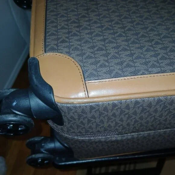 Michael Kors Logo Rolling Travel Trolley Suitcase Carry On Bag - Brown​​ - Picture 4 of 15